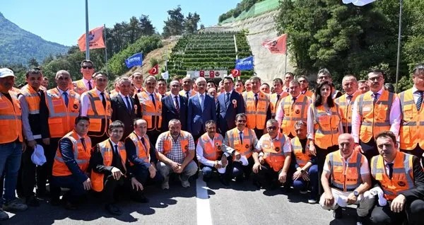 Türkiye’nin en zorlu tünellerinden Doğancı trafiğe açıldı! Seyahat süresi 3 dakikaya düştü